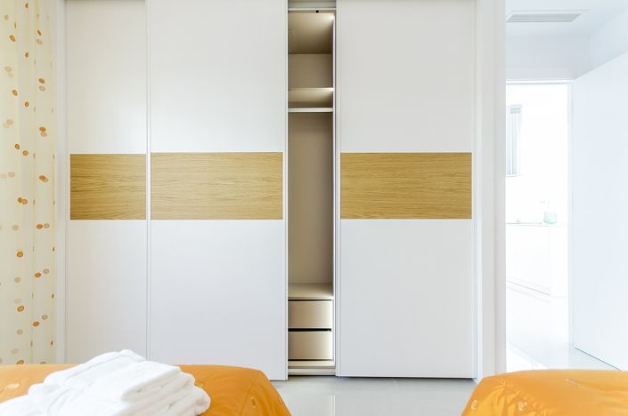 Image No.83-3 Bed Property for sale