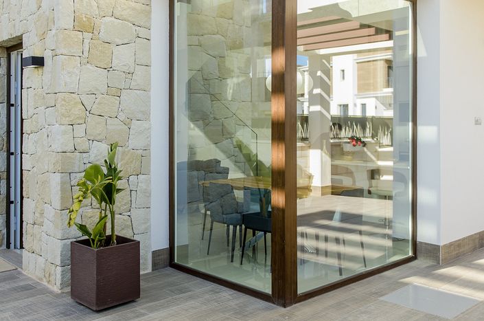 Image No.93-3 Bed Property for sale