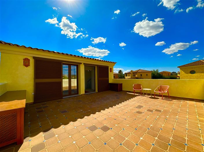 Image No.12-3 Bed Property for sale