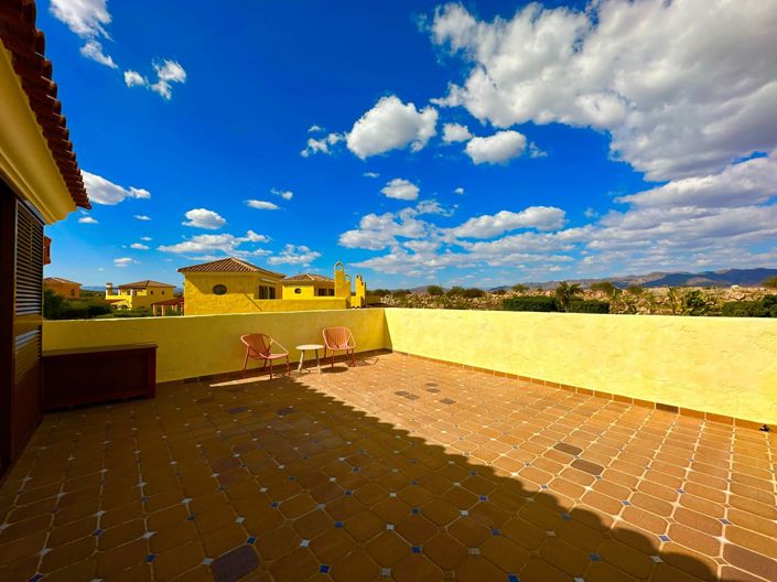 Image No.19-3 Bed Property for sale