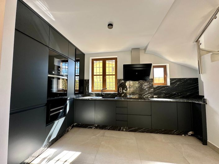 Image No.26-3 Bed Property for sale