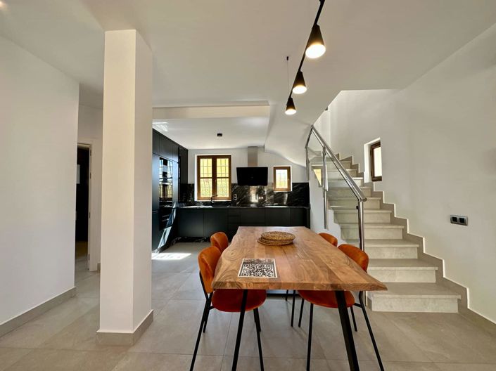 Image No.27-3 Bed Property for sale