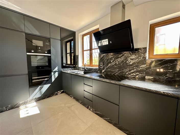 Image No.30-3 Bed Property for sale