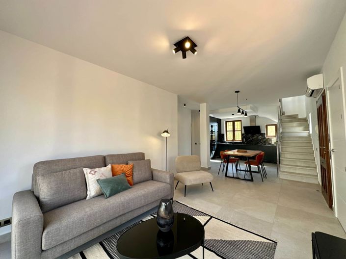 Image No.31-3 Bed Property for sale