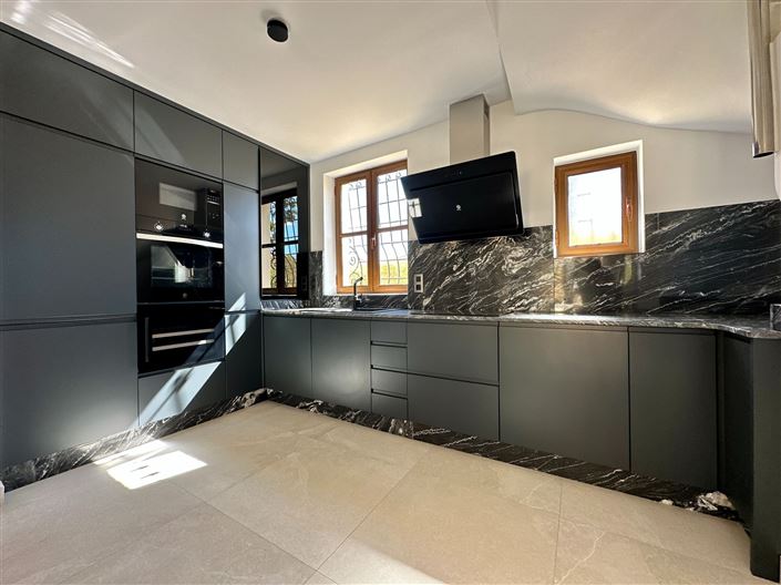 Image No.5-3 Bed Property for sale