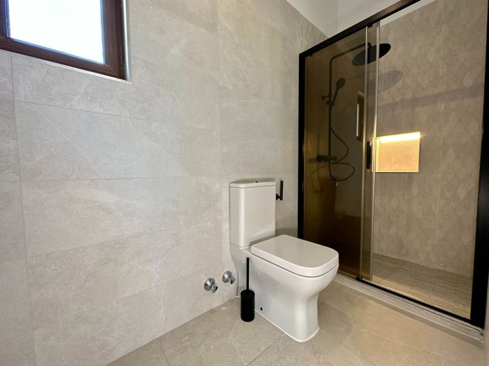 Image No.42-3 Bed Property for sale