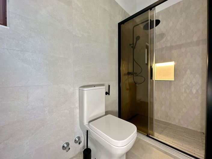 Image No.47-3 Bed Property for sale