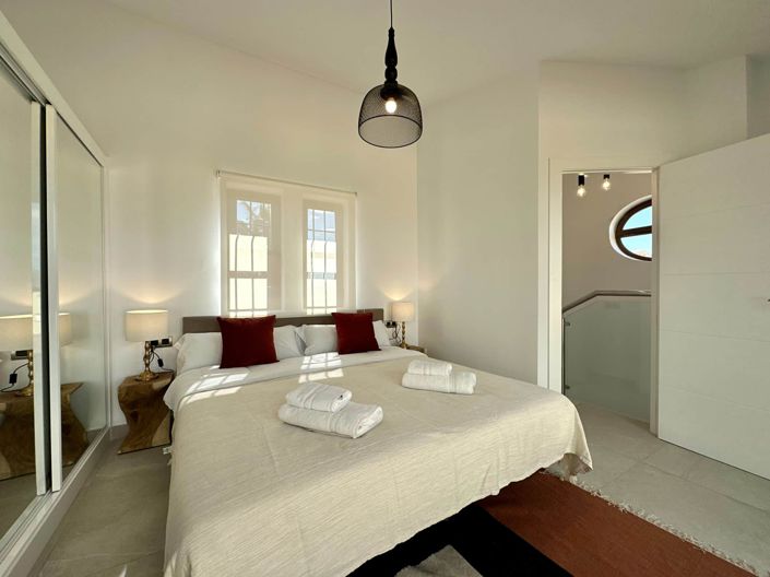 Image No.53-3 Bed Property for sale