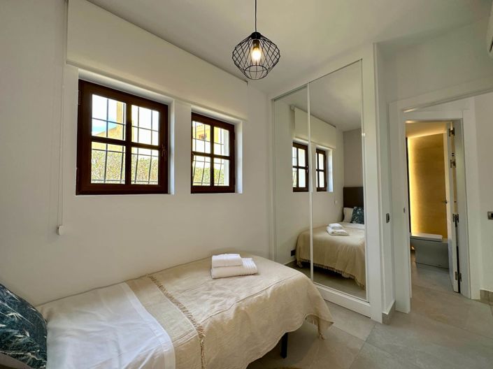 Image No.58-3 Bed Property for sale