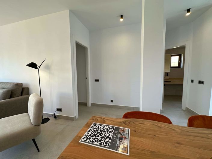 Image No.75-3 Bed Property for sale