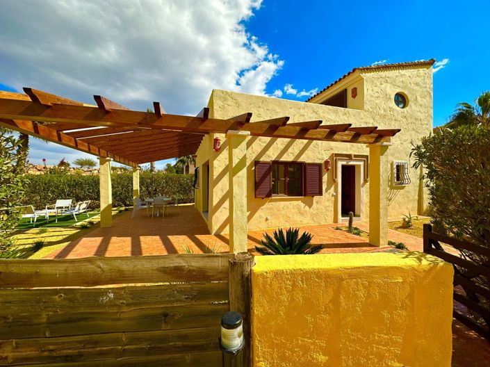 Image No.76-3 Bed Property for sale