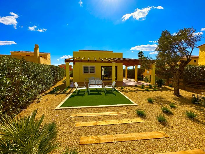 Image No.77-3 Bed Property for sale