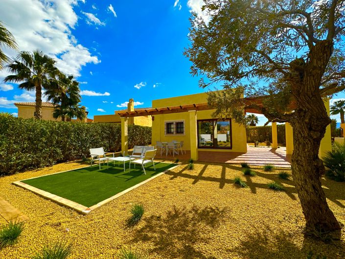 Image No.78-3 Bed Property for sale