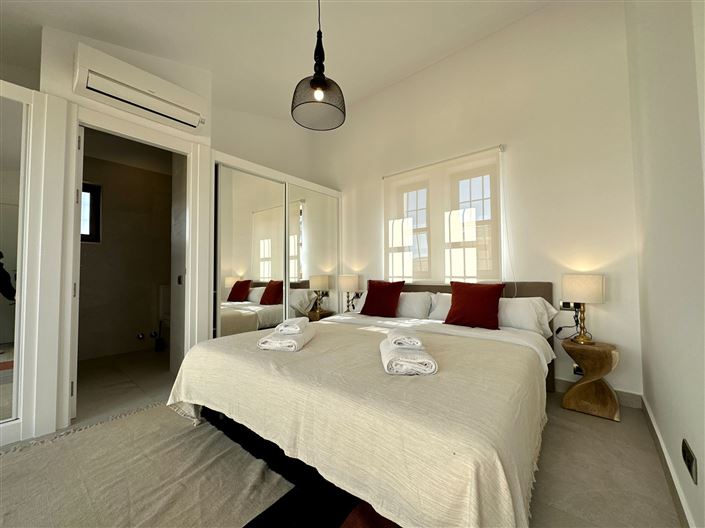 Image No.9-3 Bed Property for sale