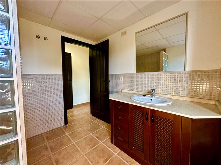 Image No.29-3 Bed Villa for sale