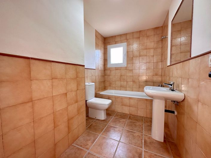 Image No.31-3 Bed Villa for sale