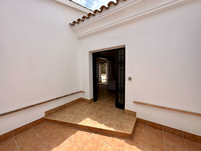 Image No.41-3 Bed Villa for sale
