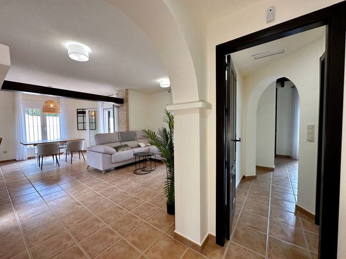 Image No.54-3 Bed Villa for sale