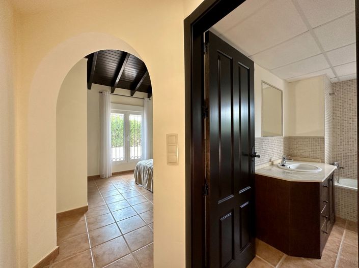 Image No.55-3 Bed Villa for sale