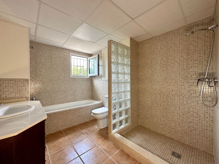 Image No.56-3 Bed Villa for sale