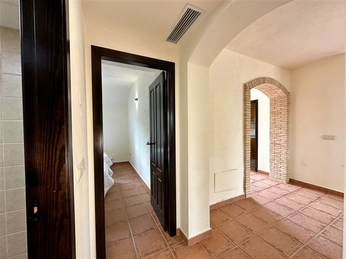 Image No.57-3 Bed Villa for sale