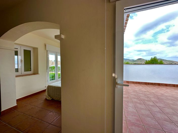 Image No.68-3 Bed Villa for sale