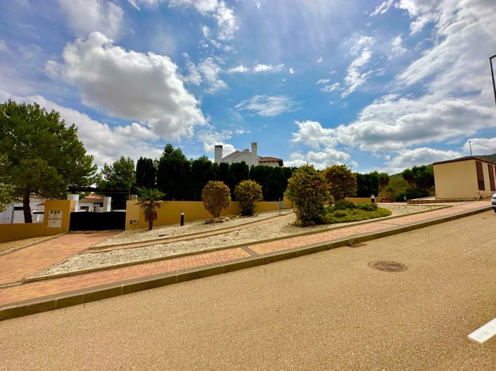 Image No.80-3 Bed Villa for sale