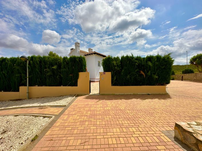 Image No.81-3 Bed Villa for sale