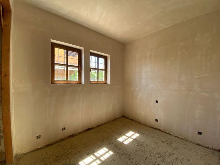 Image No.23-3 Bed Property for sale