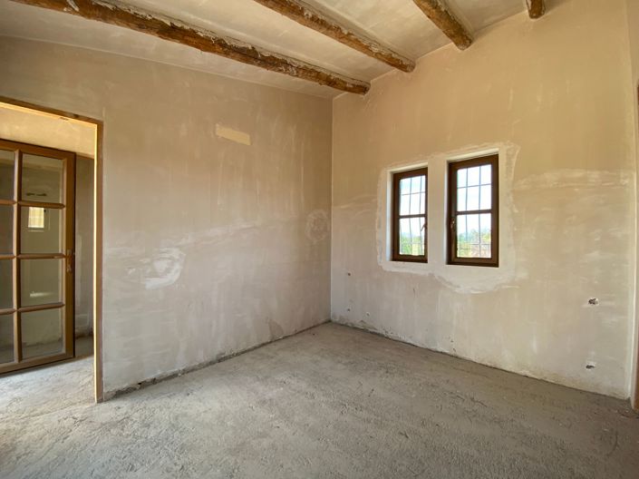 Image No.30-3 Bed Property for sale