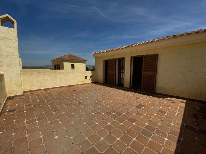 Image No.31-3 Bed Property for sale