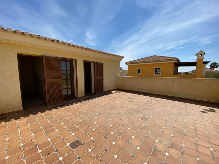 Image No.38-3 Bed Property for sale