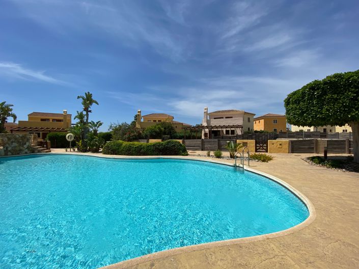 Image No.60-3 Bed Property for sale