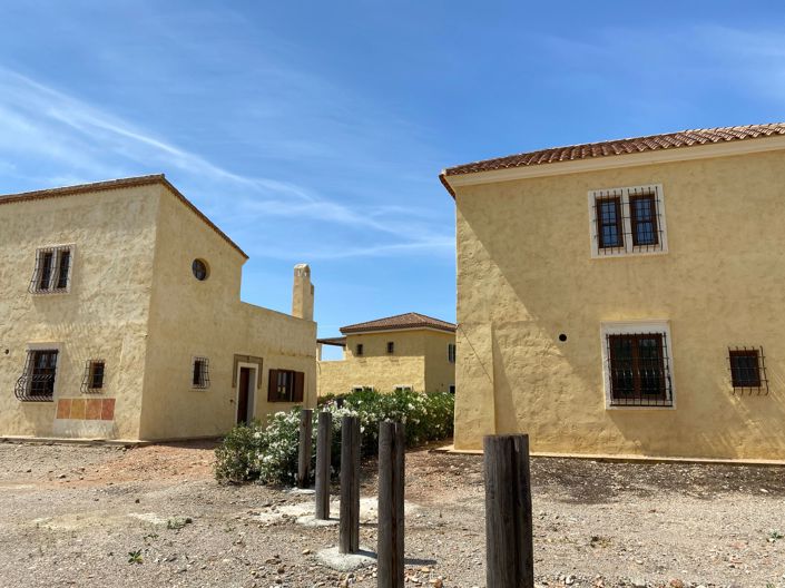 Image No.10-3 Bed Property for sale