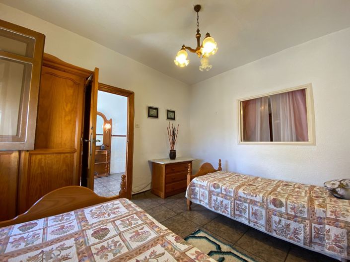 Image No.13-3 Bed House for sale