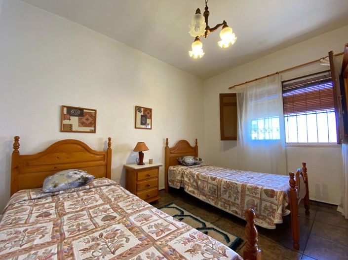 Image No.15-3 Bed House for sale