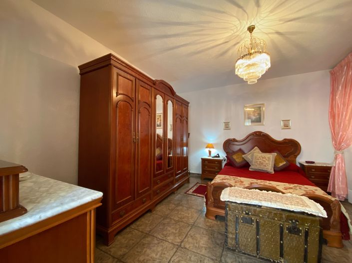 Image No.17-3 Bed House for sale