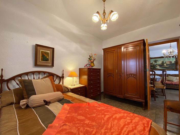 Image No.18-3 Bed House for sale