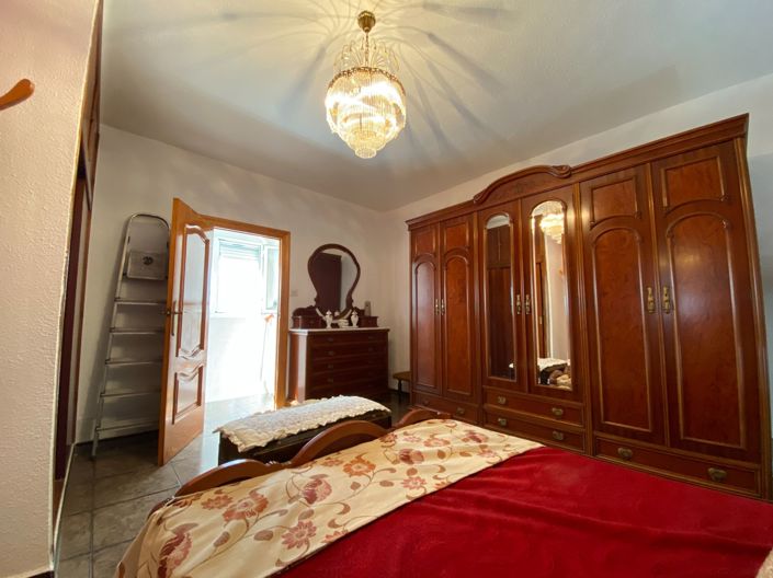 Image No.20-3 Bed House for sale