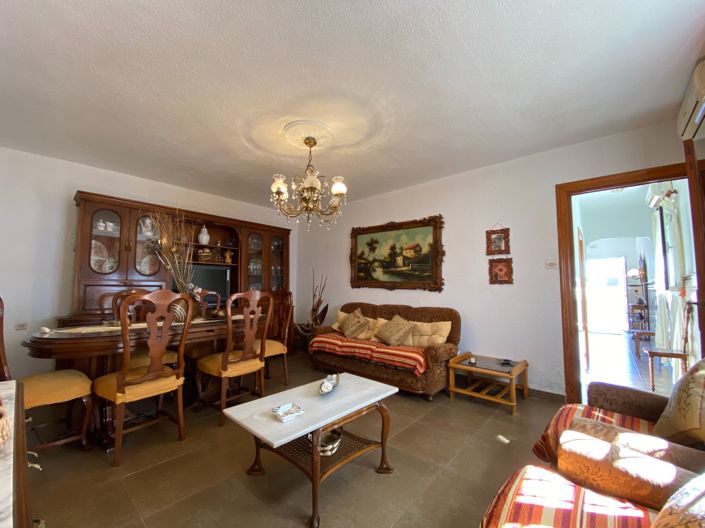 Image No.25-3 Bed House for sale