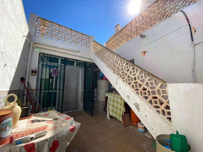 Image No.42-3 Bed House for sale