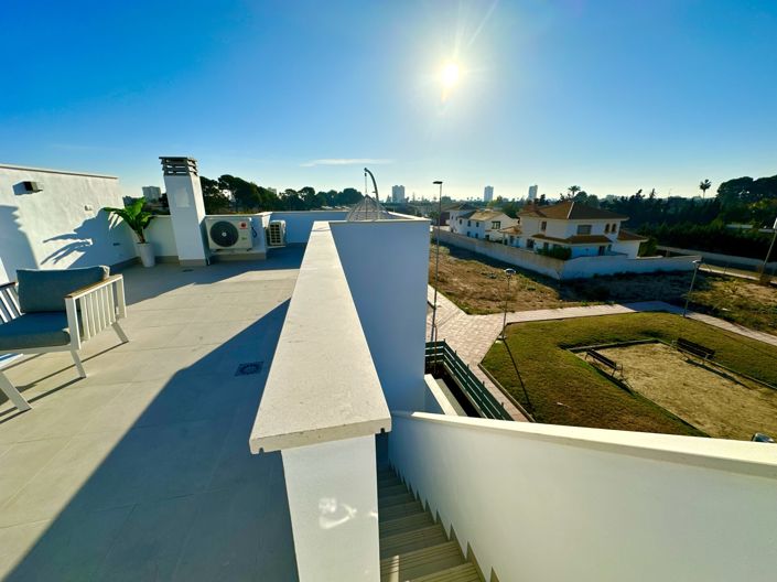 Image No.68-3 Bed Villa for sale