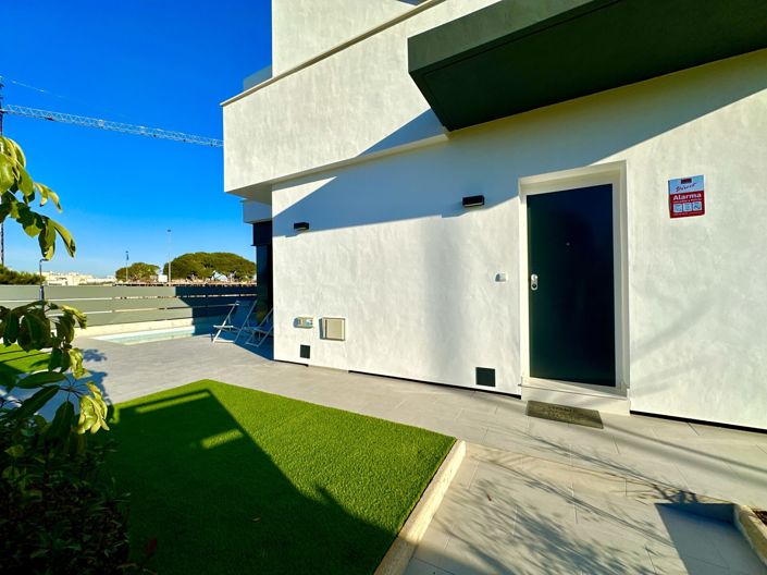 Image No.70-3 Bed Villa for sale