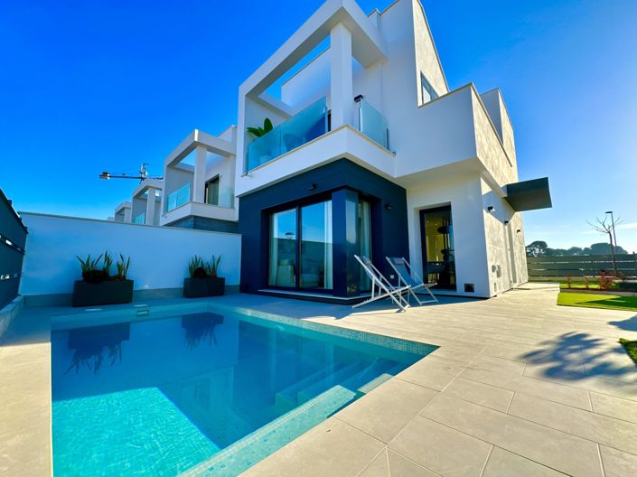 Image No.76-3 Bed Villa for sale