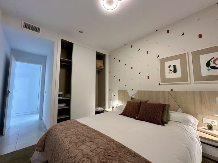 Image No.14-2 Bed Property for sale