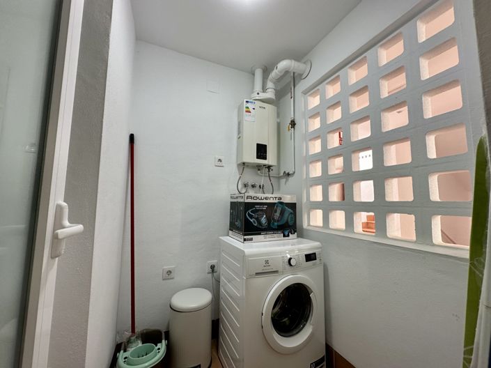 Image No.21-2 Bed Property for sale