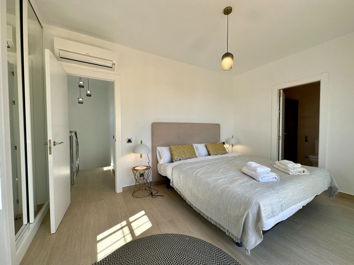 Image No.27-4 Bed Property for sale