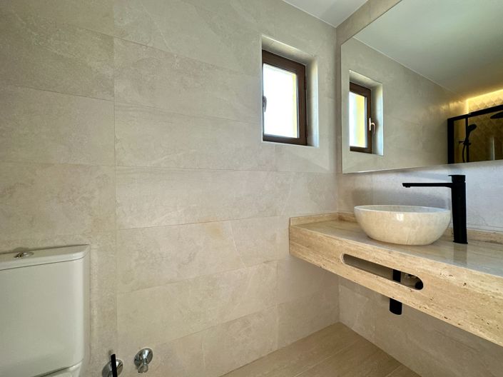 Image No.31-4 Bed Property for sale