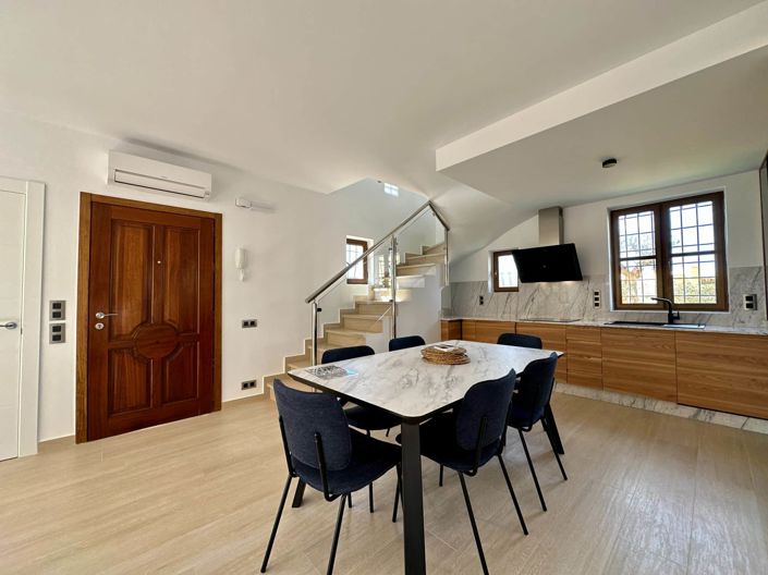 Image No.65-4 Bed Property for sale