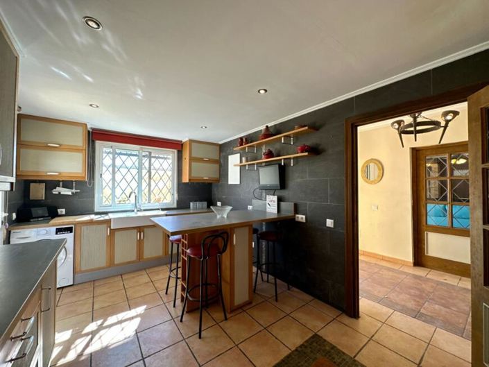 Image No.30-6 Bed Villa for sale